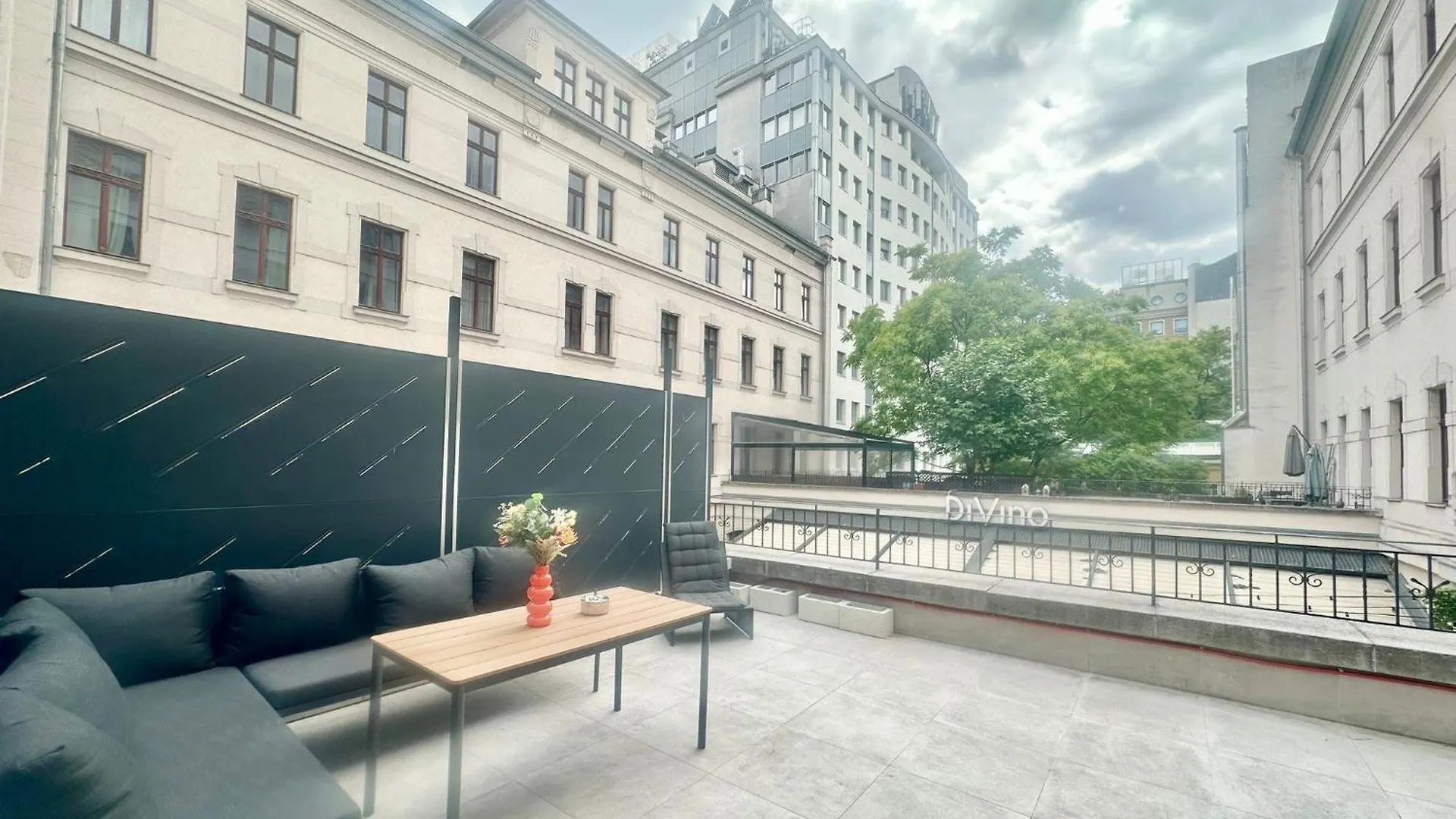 Tublife Terrace Apartment II Jacuzzi II Freeparking Budapest Magyarország