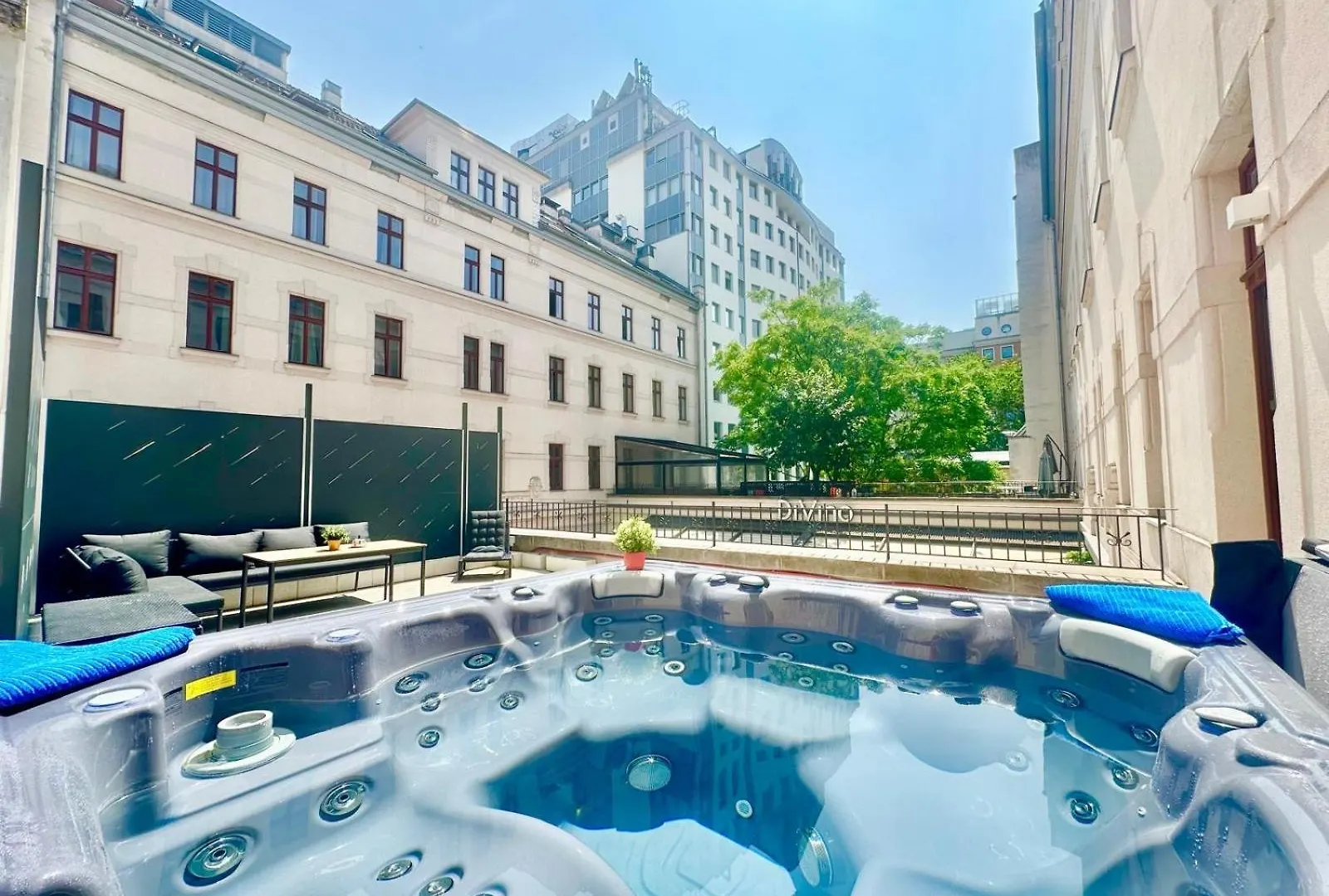 Tublife Terrace Apartment II Jacuzzi II Freeparking Budapest